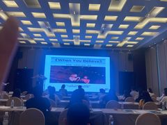 -上海龙之梦万丽酒店