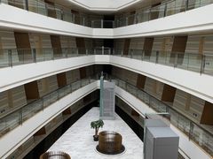 -上海滴水湖皇冠假日酒店