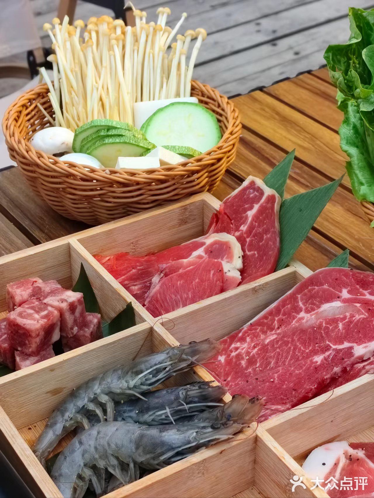 在南滨路绝美悬崖烤肉店