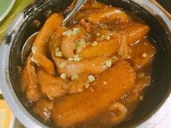 肉汁萝卜煨牛筋-那家小馆•北京菜•烤鸭(中关村店)