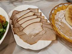 -李连贵熏肉美食酒楼(东市商贸店)