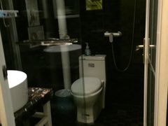 -拖板鞋咖啡旅行酒店(春熙路地铁站店)