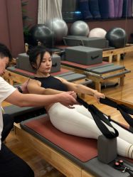 -威思丽高温瑜伽会馆