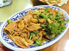 腐竹焖水库皖鱼-老客家美食• 竹筒饭• 河鲜(龙门永汉店)