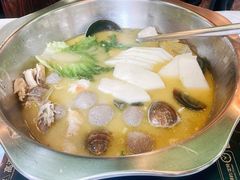 -鲜入围煮花胶鸡海鲜火锅