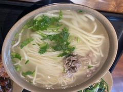 -亮亮面馆(经六路店)