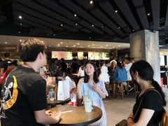 等位区-星巴克臻选(重庆大融城店)