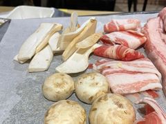 白蘑菇-韩国大金刚烤肉·料理(印象城店)