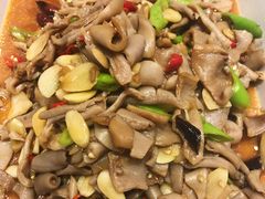 -赶海部落海鲜城(海阳路店)