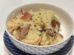 乳鸽腊肉煲仔饭-炳胜私厨(中达旗舰店)