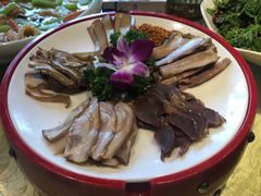 -万重锦·人文川菜馆(骡马市店)