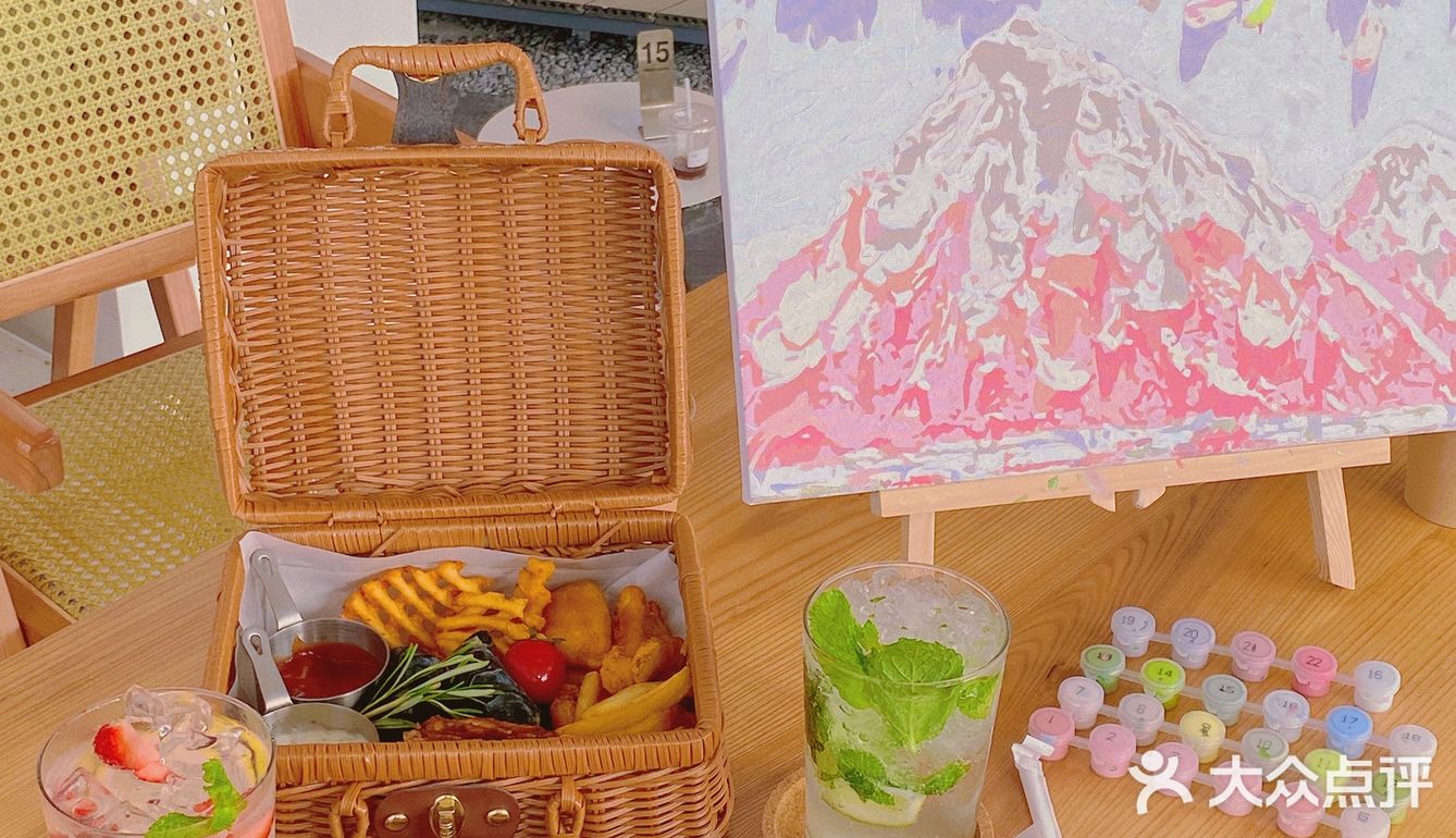 ️️ 居然把野餐搬进来咖啡屋里