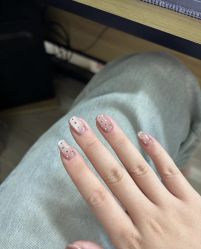 -进巍美甲美睫