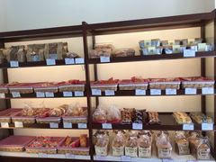 -红宝石·鲜奶小方·海派西点房(金杨店)