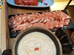 -老牌坊云南鱼豆花火锅(哈西万达店)