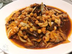 野蘑菇酸菜牛肉炒米粉-疆Jiang·新疆秘制料理