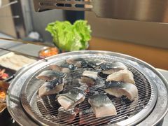 -围炉肉舍•炭烤活鳗•丹东海鲜烤肉(步行街店)