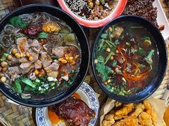 -爆炸头阿姨小四川正宗川味小吃(无任何分店)
