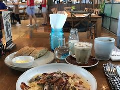 -ROAST coffee & eatery