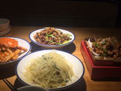 梭子蟹炒年糕-弄堂里(雨花客厅店)