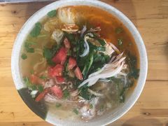 -巍山𤆵肉饵丝