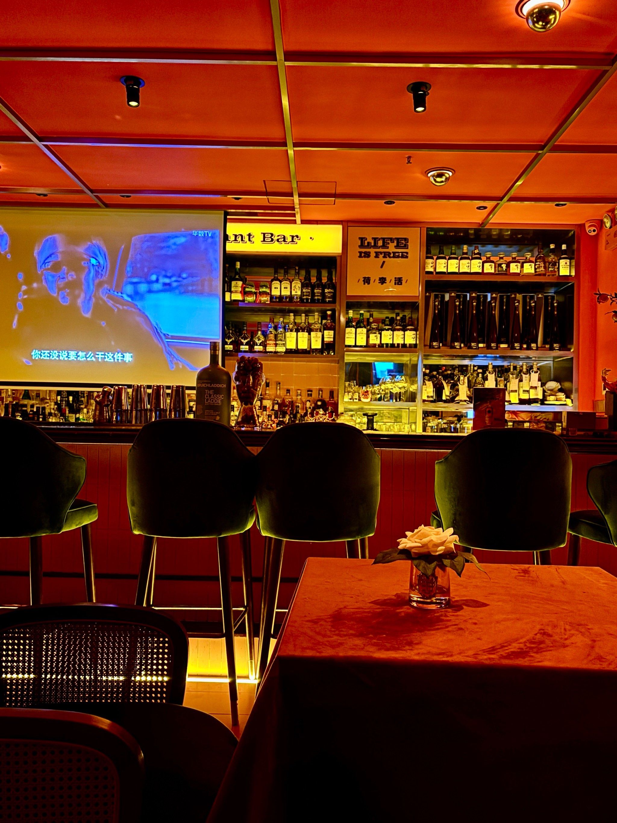 一家可以看江景的酒吧噂嘟[爱心]了