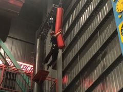 -极限PLAY运动娱乐新世界·团建派对潮玩休闲馆·室内蹦极高空游乐园