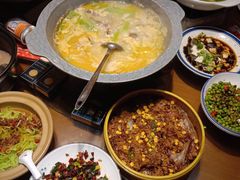 -钵家大院·地道湖北菜(江夏·大花岭店)