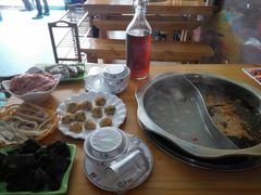 -何氏串串香火锅(翠亨店)
