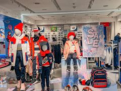 -王府井奥莱临潼小镇(临潼店)