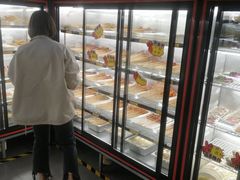 面包甜点陈列柜-袁记串串香(涧西总店)