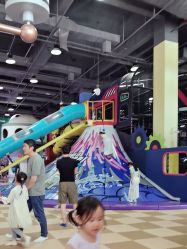 -欧酷世界动力星球(王府井奥莱UP TOWN店)