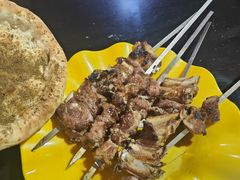 -烤肉小伙烤肉店