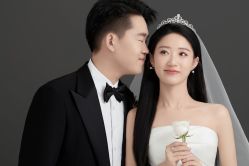 -喜爱高定婚纱摄影