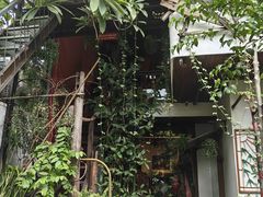 -Cuc Gach Quan Restaurant