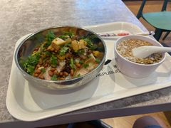 -红鼻子桂林米粉(金唐新光界店)