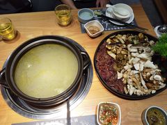 -一朵菌·野生菌探索家火锅(南亚店)