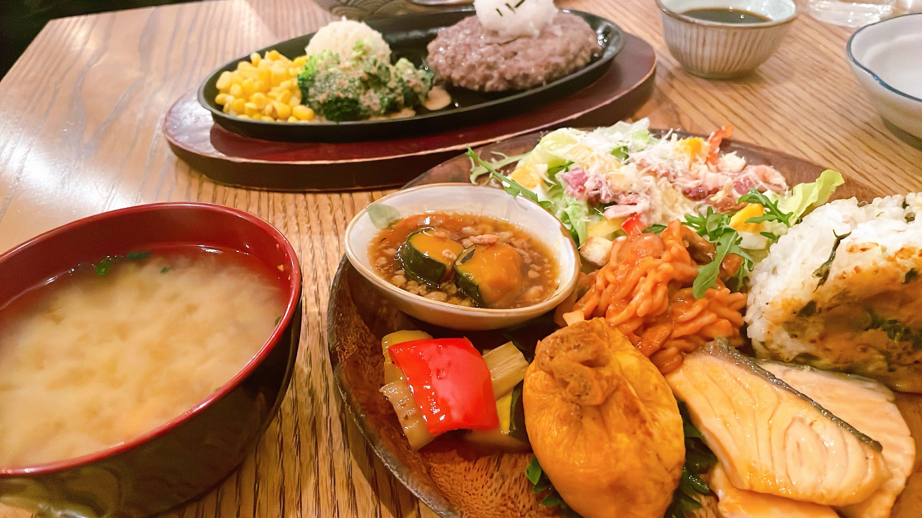 日本の家庭料理が食べられる食堂