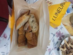 法棍-LUNEURS月乐诗·烘焙甜品(前滩太古里店)
