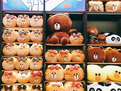-LINE FRIENDS Garosu-gil Flagship Store