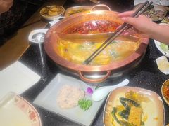 -山城鼎重庆老火锅(西安钟楼店)