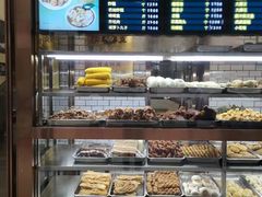 面包甜点陈列柜-护国寺小吃(安定门店)
