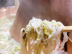 -果松木炭酸菜铜火锅·外婆参鸡汤