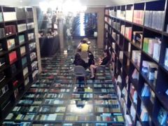 -钟书阁(松江泰晤士小镇店)