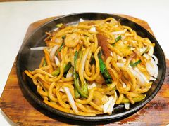 铁板野菜鲜虾叉烧炒乌冬-金利茶餐厅(中船汇店)
