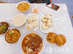 -李与白包子铺(桐梓林店)
