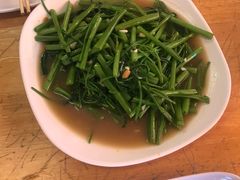 -J Daeng Seafood