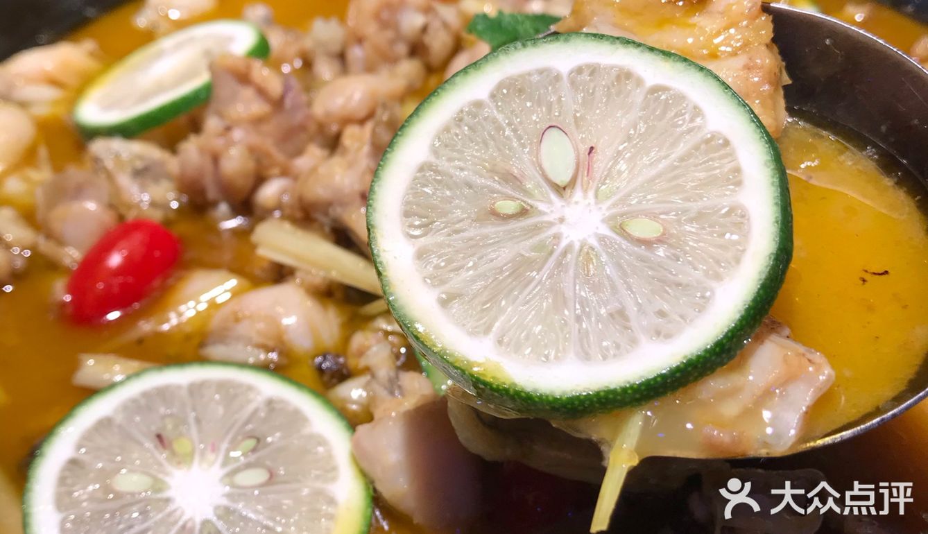 烤猪手16元有三块，挺划算的，味道也不错