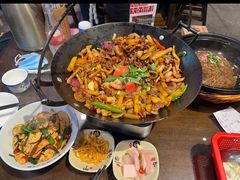 -富正毅三下锅·湘西韵味(天门山索道店)