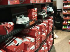 -NIKE上海青浦换季优惠店